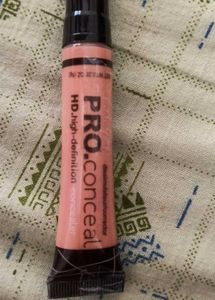 LA GIRL LIQUID CONCEALER IN SHADE NUDE ❗❗ suitable