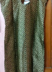Designer Paisley Print Short Kurti