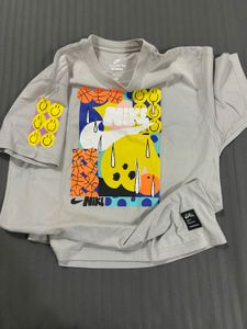Nike Graphic T-Shirt