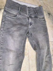 Women's Grey High-Waisted Jeans