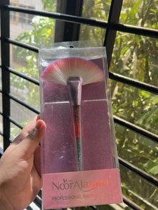 Fan Makeup Brush with crystal