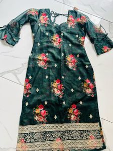 Elegant Floral Kurta with Bell Sleeves