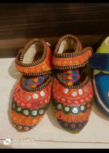 Embroidered Jutti/Mojari for Girls