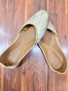 Elegant Embroidered Juttis
