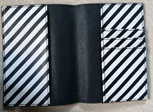 🇺🇸 Victoria Secret's Passport Holder