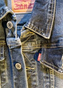 Levi's Denim Jacket - Classic Style