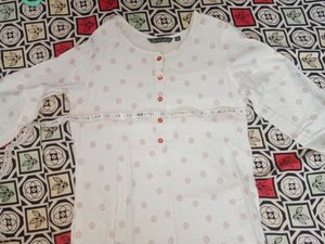 Avaasa White Kurthi