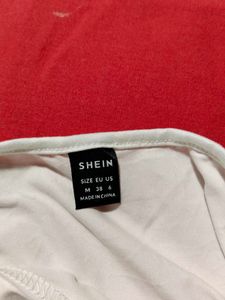 White SHEIN Halter Crop Top