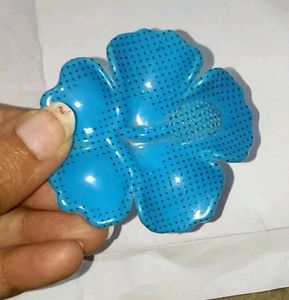 💥Like🌼 New 🎀Beautiful 4Hair Clips 🎇🎆