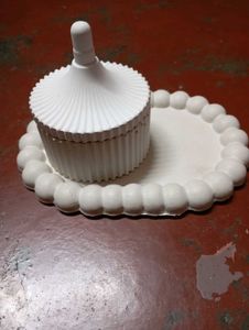 this is the ribber jar with oval bubble tray