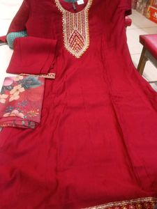 Elegant Red Kurta Set with Dupatta M