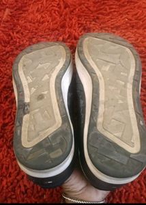 8. TOMMY HILFIGER Men's Black Sneakers