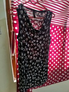 Chic Black Floral Print Sleeveless Top