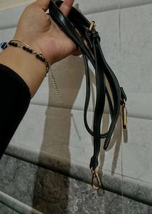 Very Elegant Sling Bag 😍🖤