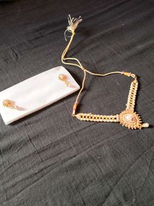 Elegant Pearl &amp; Gold Necklace Set
