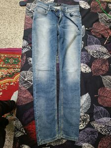 Brand new jeans worn 2 3 times no flaws