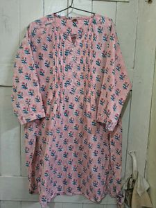 L size Pretty Pink Floral Kurta cotton kurti 🩷