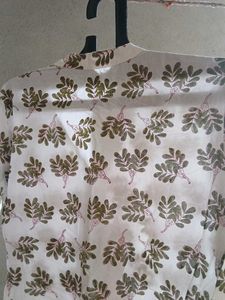 Elegant White Kurta with Leaf Print