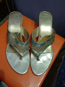 Very Stylish Comfortable Sandal For Women