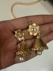 Elegant Gold Necklace &amp; Earrings Set