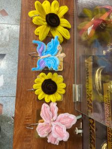 4 pieces Brand New Unique Wall Hooks