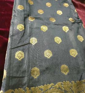 🆕️ Grey Saree with Gold Brocade