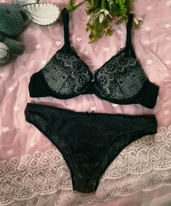 LaceH&amp;m Bra and Panty Set