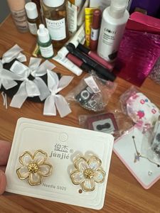 Floral Stud Earrings Original