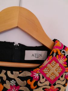 Black Top &amp; Bottom Set (Girl's)