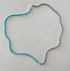 Beaded Fashion Necklace🩵🖤🤍