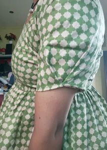 Chic Green &amp; White Peplum Top