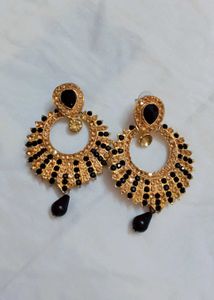 Stunning Gold Earrings Set