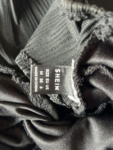 Black Pleated Twist Front Strapless top size M ,Eu
