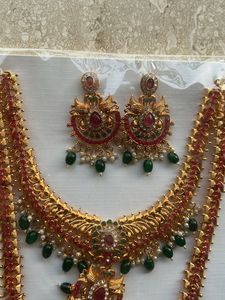 Elegant Kundan Necklace &amp; Earring Set