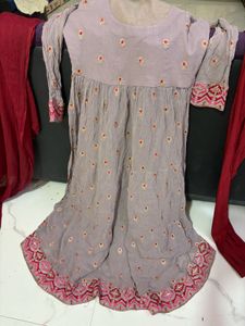 Elegant Lilac Kurta Set with Red Dupatta