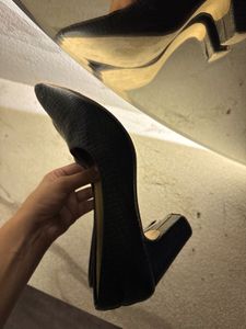 BLACK CLASSY HEELS