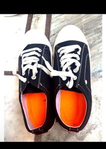 Touch Sneakers Wonen Untouched