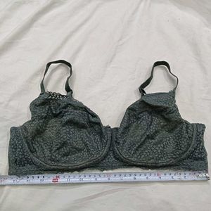 🪔 Lace Detail Underwire Bra