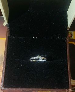 Elegant Diamond Ring pure silver