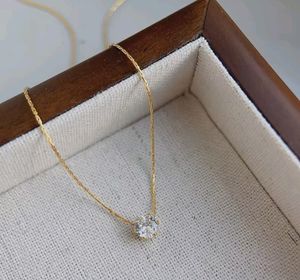 Minimal Dimond Necklace