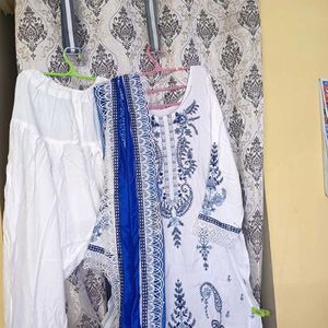Elegant White &amp; Blue Kurta Set