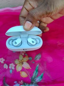 Beats Wireless Earbud Case