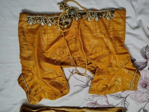 Elegant Mustard Saree with Blouse