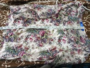 Floral Blouse &amp; Jeans Outfit