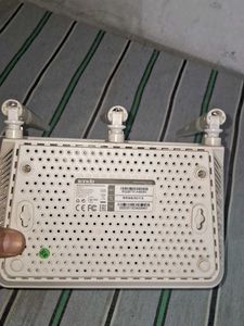 Tenda WiFi Router pick up 1
