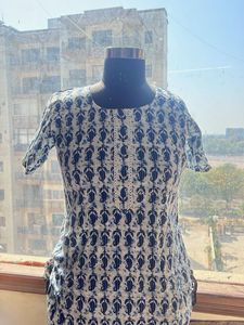 Elegant Blue Paisley Print Kurta