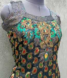 Embellished Kurta with Paisley Print