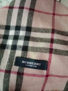 Aunthetic Burberry Scarf - Classic Style