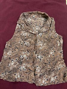 Sleeveless Printed Button-Down Top