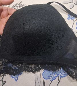 Black Lace Non Wired Push-up Bra